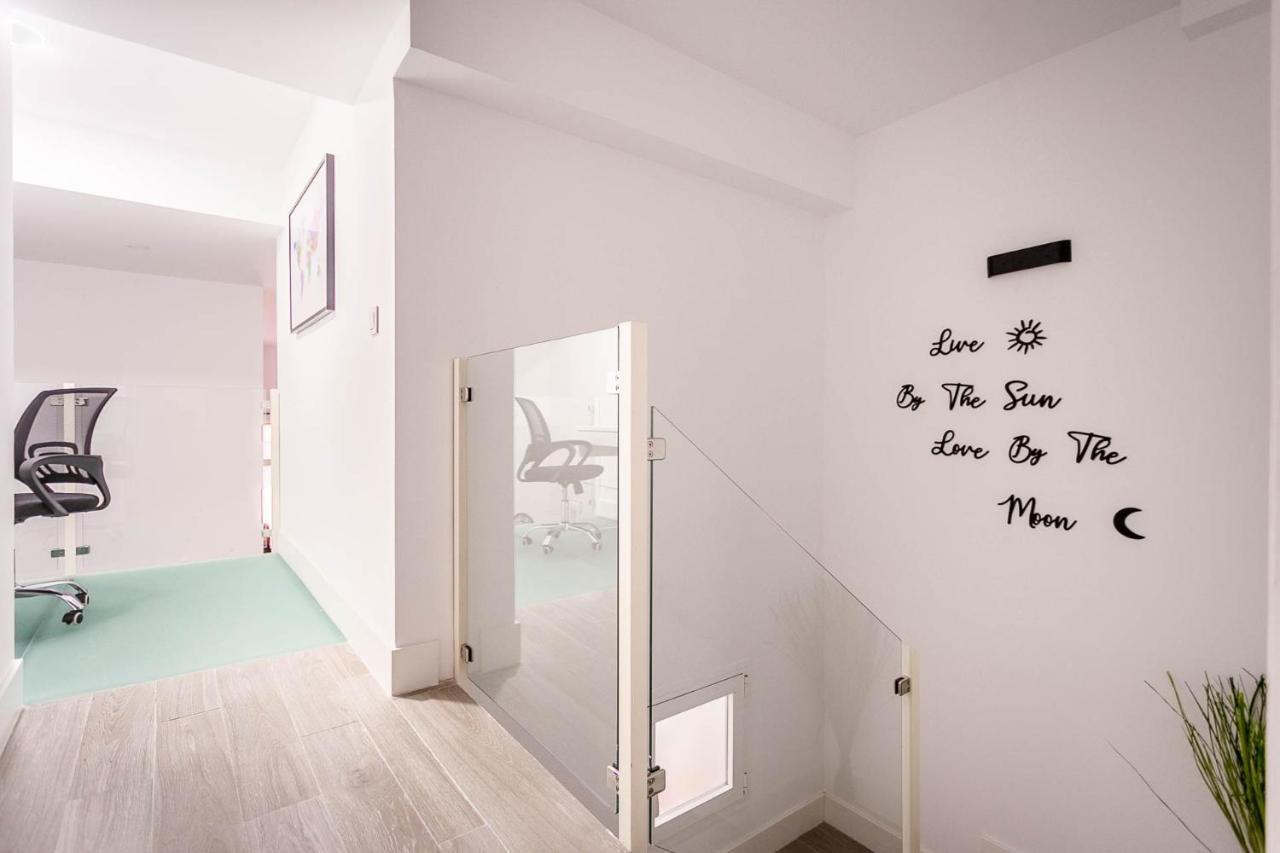 Style & Design By Sevillaluxurysuites Seville Exterior photo