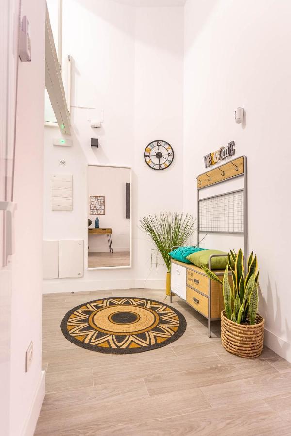 Style & Design By Sevillaluxurysuites Seville Exterior photo